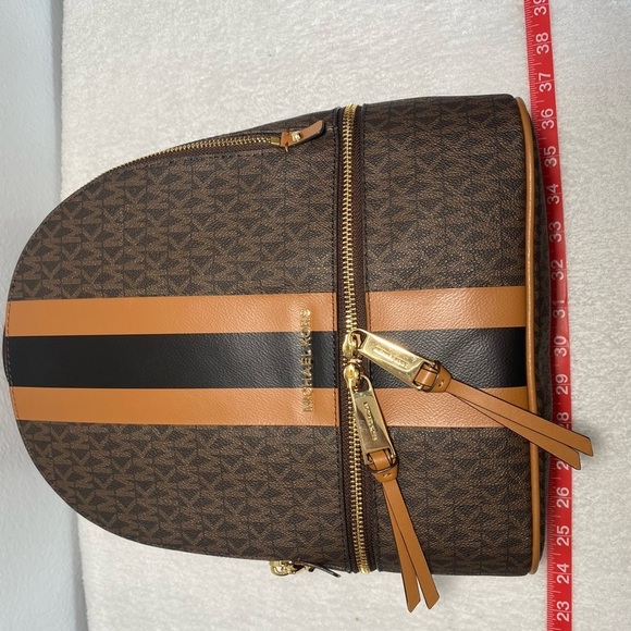 NWT Michael Kors Rhea medium backpack - Picture 12 of 12